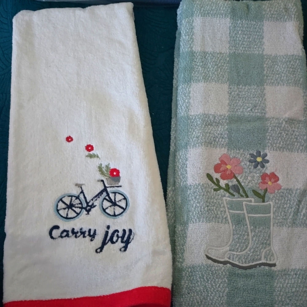 2 Pc Bathroom Hand Towels  Spring Expressions 100% Cotton